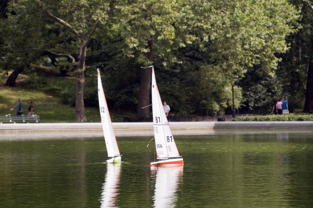 How To Sail An RC Sailboat Step By Step Instructions 5 Minute Read The Radio Control Model Hub